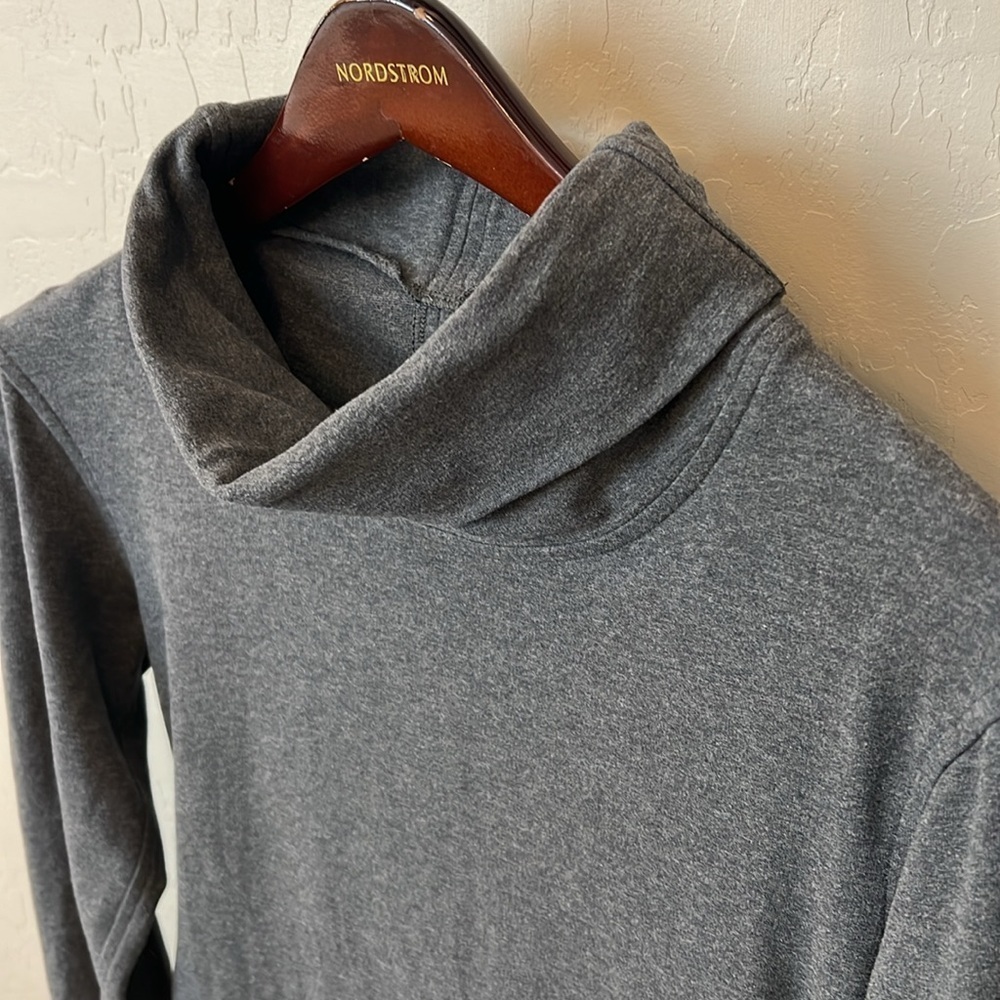 Lululemon On the Double turtleneck pullover sweatshirt, grey, size 4 - Picture 4 of 13